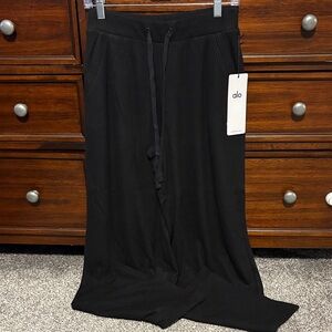 ALO Yoga Muse Wide Leg Pant